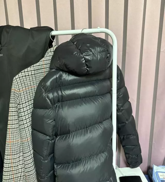 [네이버브랜드스토어 리뷰] 견고하고 옷 걸어도 흔들림 없어요~!