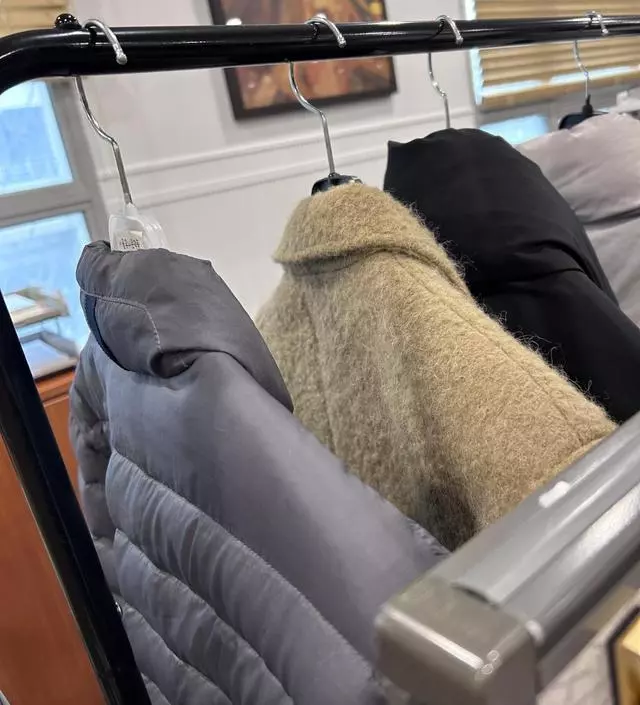 [네이버브랜드스토어 리뷰] 회사에서 사용중이에요 부피차지안하고 좋습니다