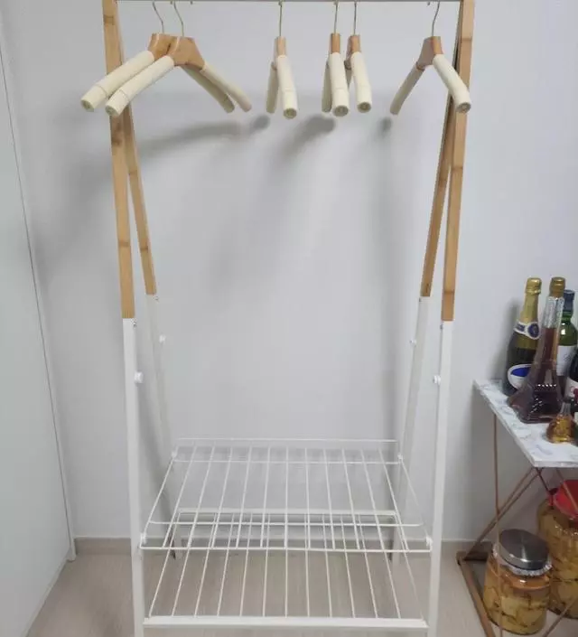 [네이버브랜드스토어 리뷰] 친척들  방문하면  옷  걸어 두게
