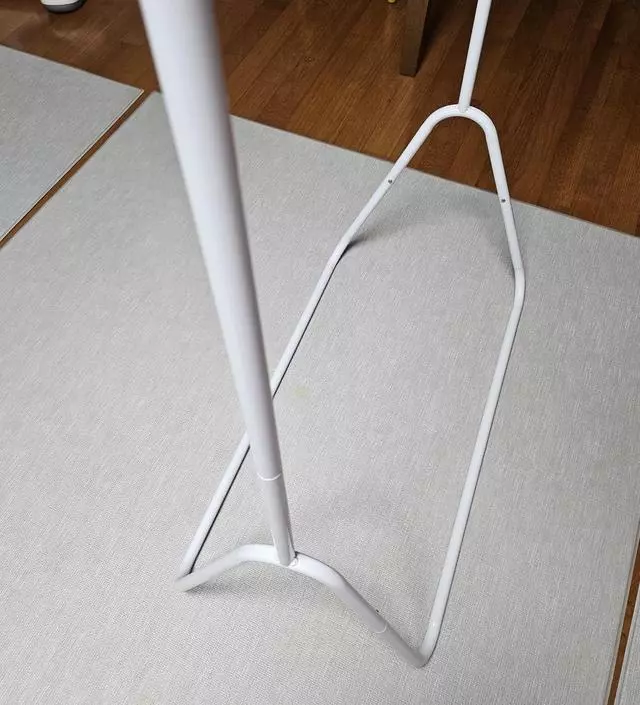 [네이버브랜드스토어 리뷰] 조립이랄것도 없이 간단하게 완성했어요 페인트 칠이 조금 벗겨지기는 해도 가성비 최고