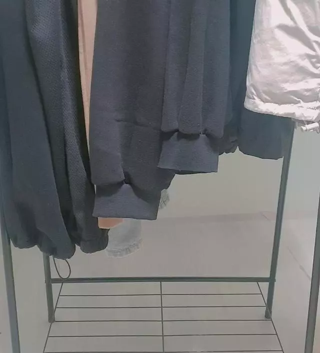 [네이버브랜드스토어 리뷰] 조립 쉬워용 엄청 견고한 건 아니지만 가격대비 생각하면 괜찮은 편이에용 원하던 사이