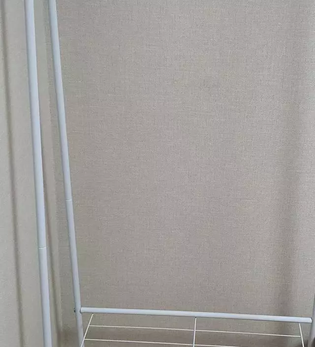 [네이버브랜드스토어 리뷰] 불안불안한데 옷걸어두니 좀 괜찮네요~