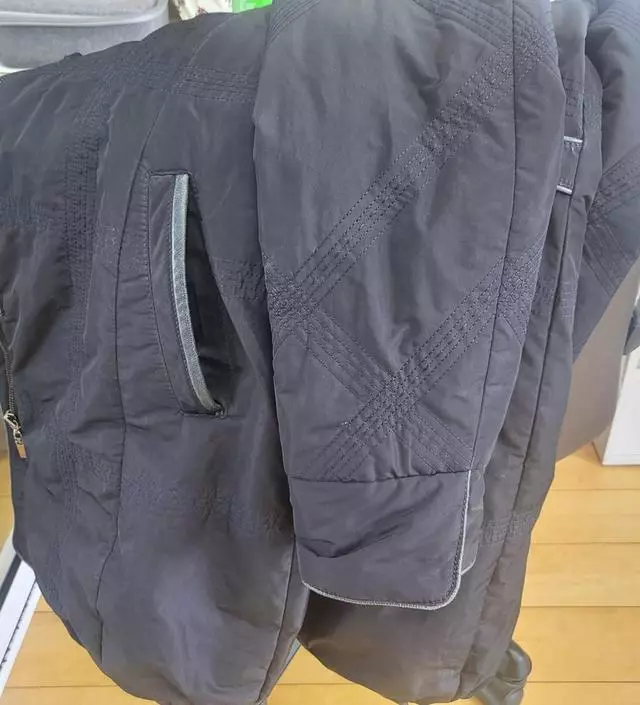 [네이버브랜드스토어 리뷰] 안방에 잠깐입은옷들을 둘 곳이 없었는데 딱 좋습니다^^ 블랙으로 깔끔하내요