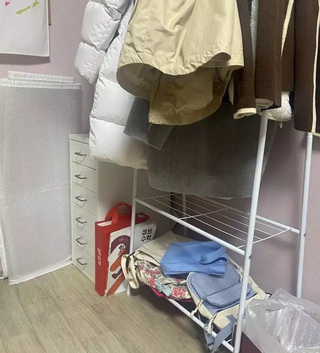 [네이버브랜드스토어 리뷰] 현실적인 방이라 민망 하지만.. 아이방 옷정리 스스로 시키기에 좋아요~^^