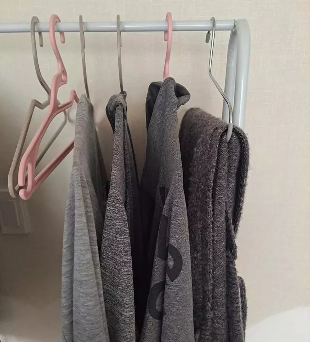 [네이버브랜드스토어 리뷰] 조립 어렵지 않고 튼튼해요 가벼운옷 걸기 딱이네요 좋아요좋아요좋아요