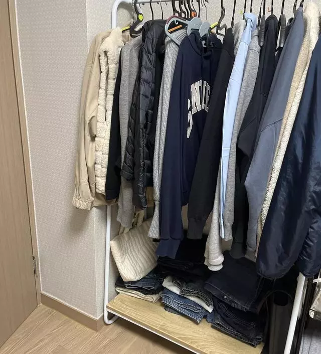 [네이버브랜드스토어 리뷰] 길이는 길면서 폭은 좁고 아래 수납공간도 있고 좋아요