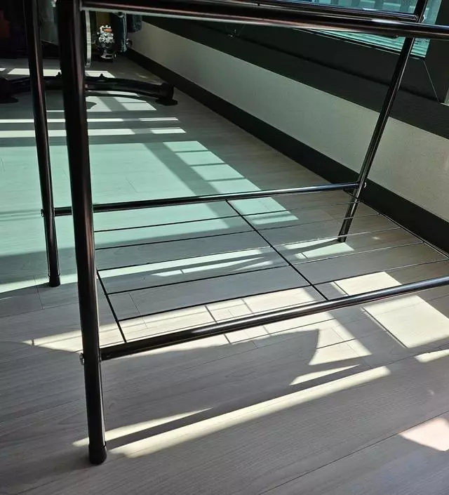 [네이버브랜드스토어 리뷰] 재구매 제품입니다. 틈새로 쓰기편해서 재구매쌨는데 저번에도 그랬지만 바닥에 끼우는