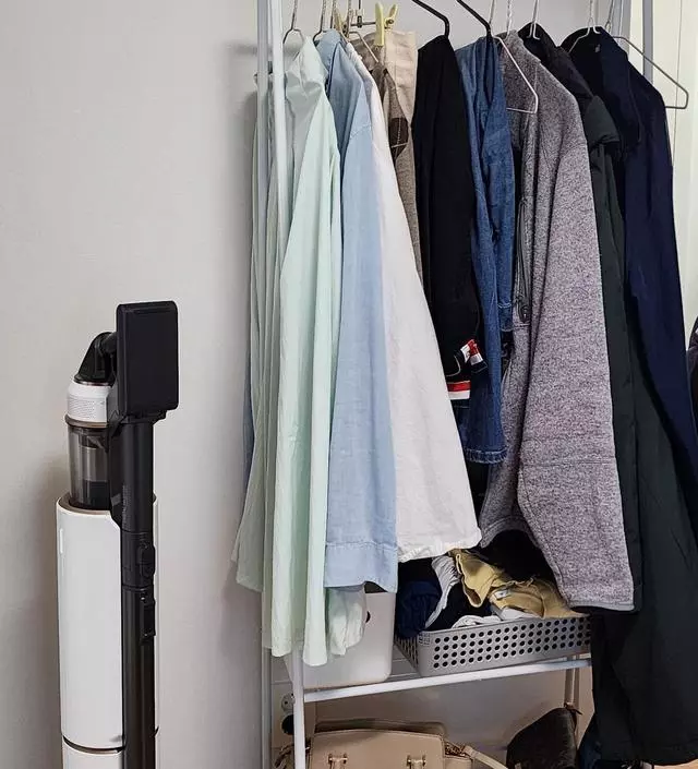 [네이버브랜드스토어 리뷰] 드레스룸이 작아서 방 한쪽 공간에 두려고 구매했어요
