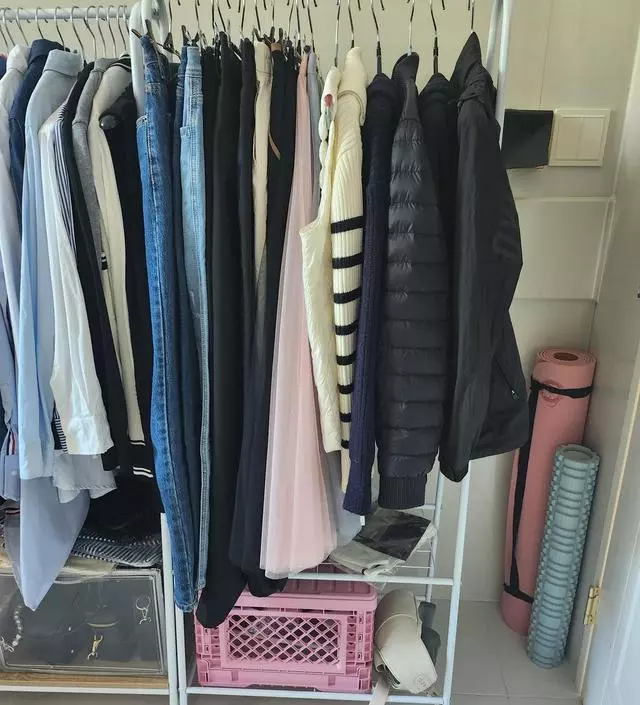 [네이버브랜드스토어 리뷰] 아주 만족요 바지걸이할만한 행거가 필요 했는데 아주 유용하게 잘쓰고있어요 선반 수납