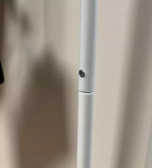 [네이버브랜드스토어 리뷰] 스탠드 행거 여러가지 많이 찾아보고 마지막 2개중에 한참 고민하다가 결정했는데 가격