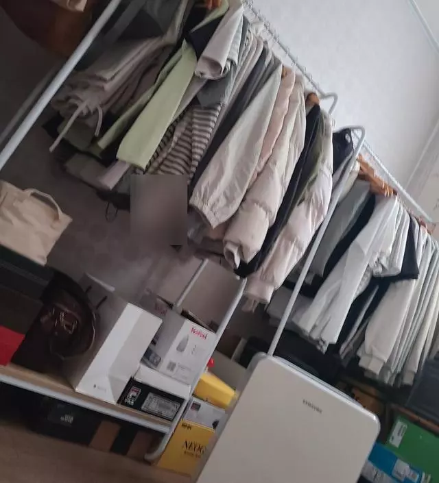 [네이버브랜드스토어 리뷰] 깔끔하고 좋아요. 밑판은 원목이 아니에요