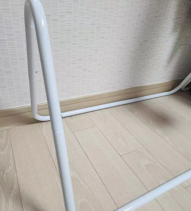 [네이버브랜드스토어 리뷰] 실속있는 행거가 필요해서 구입했습니다. 행거 2개 사용중이네요~