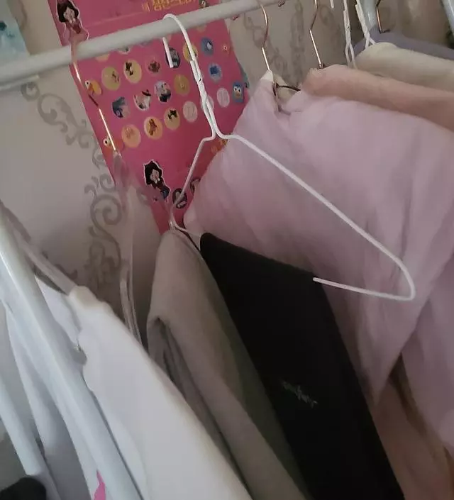 [네이버브랜드스토어 리뷰] 살짝 약하긴 한데 초등아이들 외출복 간편히 걸어두기 좋아요 ^^