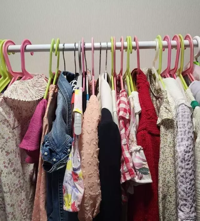 [네이버브랜드스토어 리뷰] 드레스룸 한쪽 벽면으로 아이옷 거는 용도로 잘 사용하고 있어요 ^^