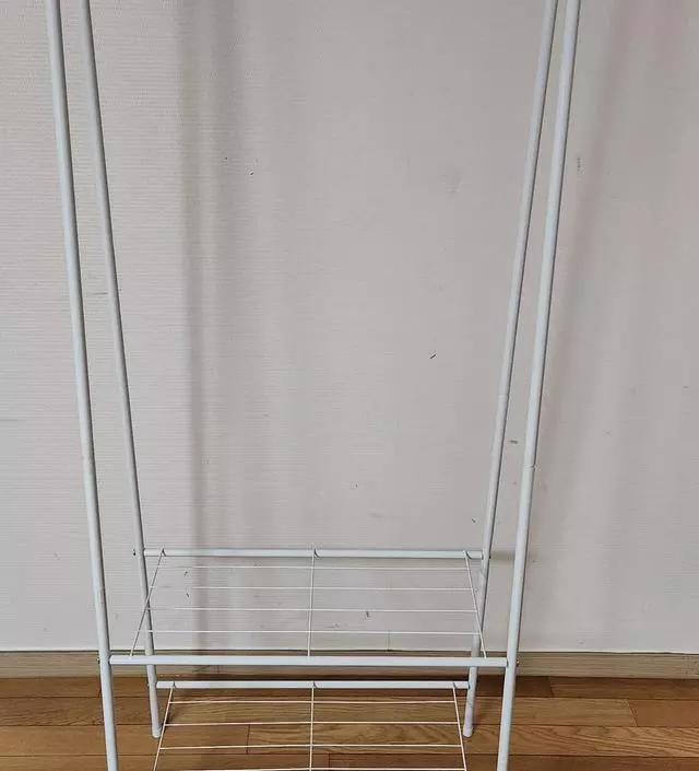 [네이버브랜드스토어 리뷰] 아침에 주문하고 진짜로 당일배송이 되어 저녁에 조립했습니다. 원하는 사이즈라서 자리