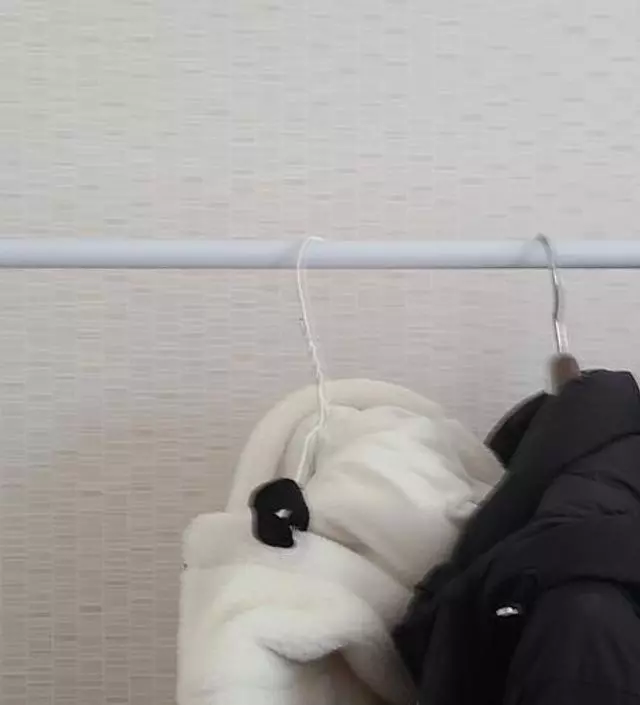 [네이버브랜드스토어 리뷰] 가성비 좋고 견고해요. 잘 이용하고 있어요. 잘산거 같아요.