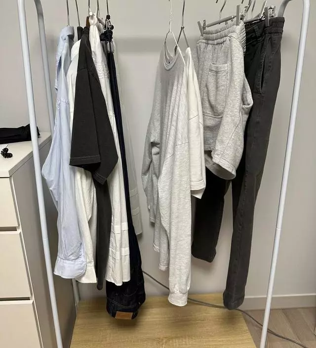 [네이버브랜드스토어 리뷰] 디자인도 괜찮고 사이즈도 좋아요. 아래 선반도 활용도가 좋아요