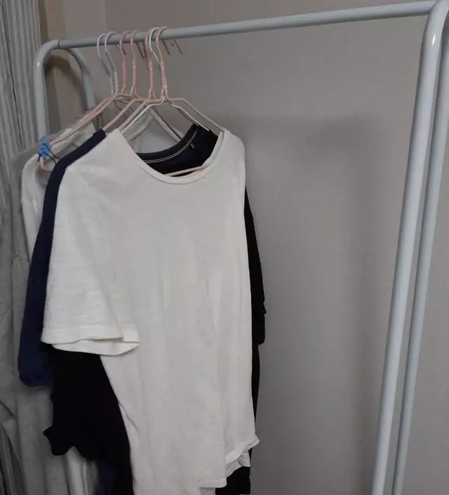 [네이버브랜드스토어 리뷰] 사이즈 적당하고 한쪽에 두고 쓰기 좋아요.