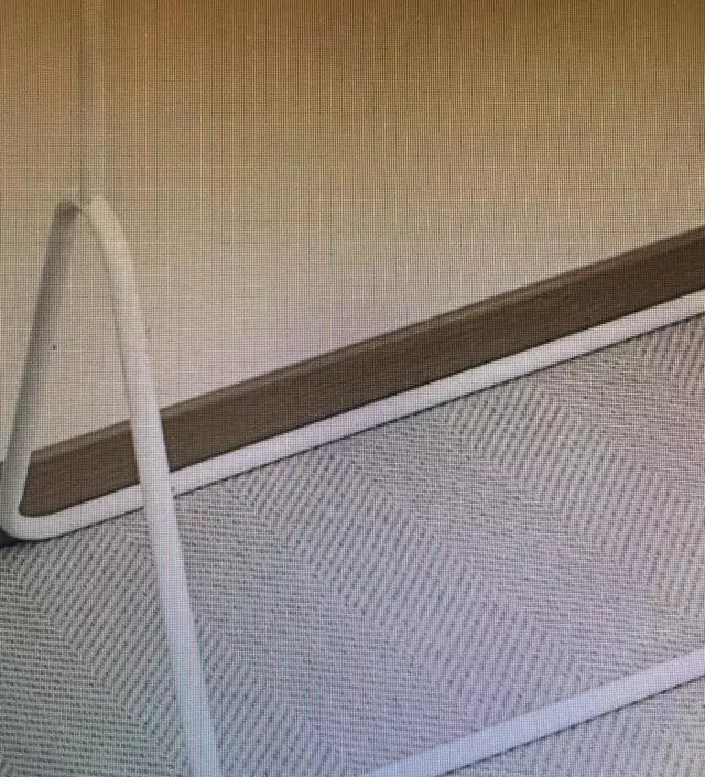 [네이버브랜드스토어 리뷰] 첨에 구멍이 안맞아서 전동드릴로어찌어찌 했네요 ㅜㅜ 그래도 옷많이걸리고 좋아요