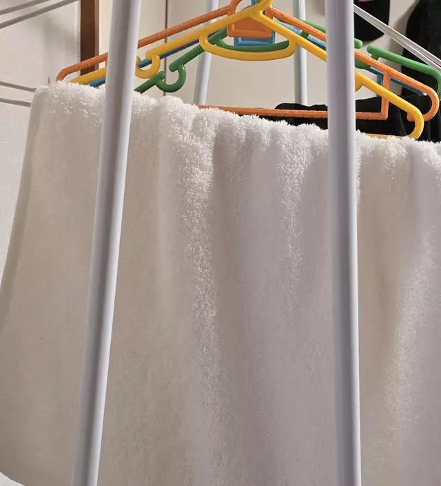 [네이버브랜드스토어 리뷰] 방에 옷 걸어둘 곳이 부족해서 구매했습니다
