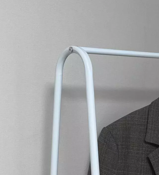 [네이버브랜드스토어 리뷰] 폭이 좁은 미니 행거를 찾고 있었는데 사이즈 딱 맞아서 좋네요 ㅎㅎ