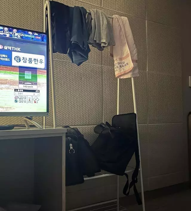 [네이버브랜드스토어 리뷰] 가볍지만 조립만 잘하면 꽤 탄탄합니다.
