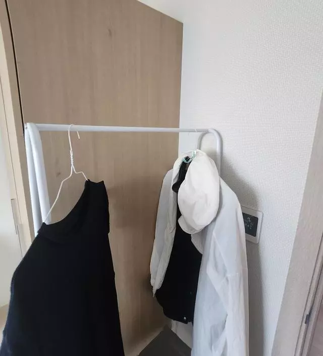 [네이버브랜드스토어 리뷰] 자리 차지하지 않고 너무 편하네요