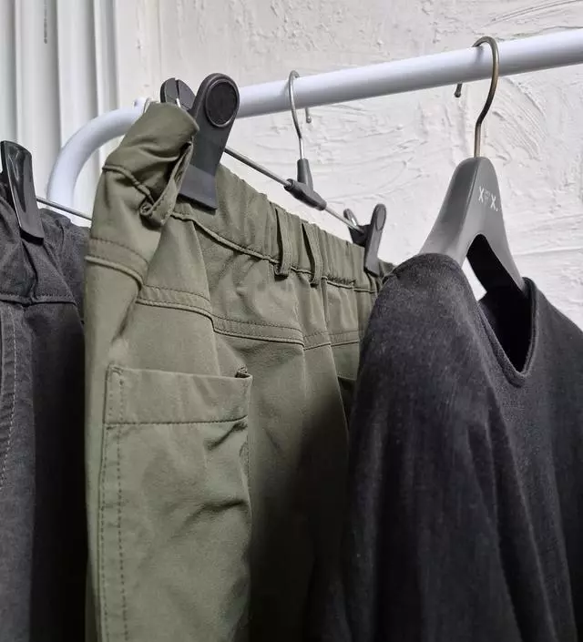 [네이버브랜드스토어 리뷰] 입던 옷 거는 용도로 사용 하고 있어요