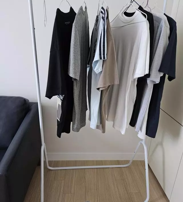 [네이버브랜드스토어 리뷰] 공간도 적게 차지하고 디자인도 심플하여 아주 만족합니다   잘 사용할게요