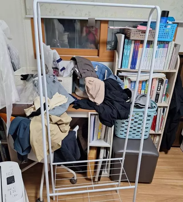 [네이버브랜드스토어 리뷰] 미니멀하게 사용하기 좋고, 조립도 간편하고, 가격대비 괜찮은 제품 같아요~  만족합니