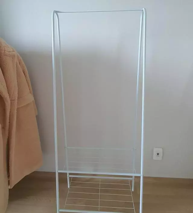 [네이버브랜드스토어 리뷰] 아주 튼튼하다고는 못하겠는데요  이정도면 괜찮네요  생각보다 옷  많이  걸리고   하