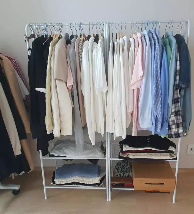 [네이버브랜드스토어 리뷰] 깨끗하고 옷도 많이 걸리고  괜찮아요  한개 더 재구매해서 두니 좋네요 더 사고 싶어지