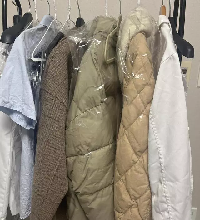 [네이버브랜드스토어 리뷰] 옷 생각보다 많이 걸려요