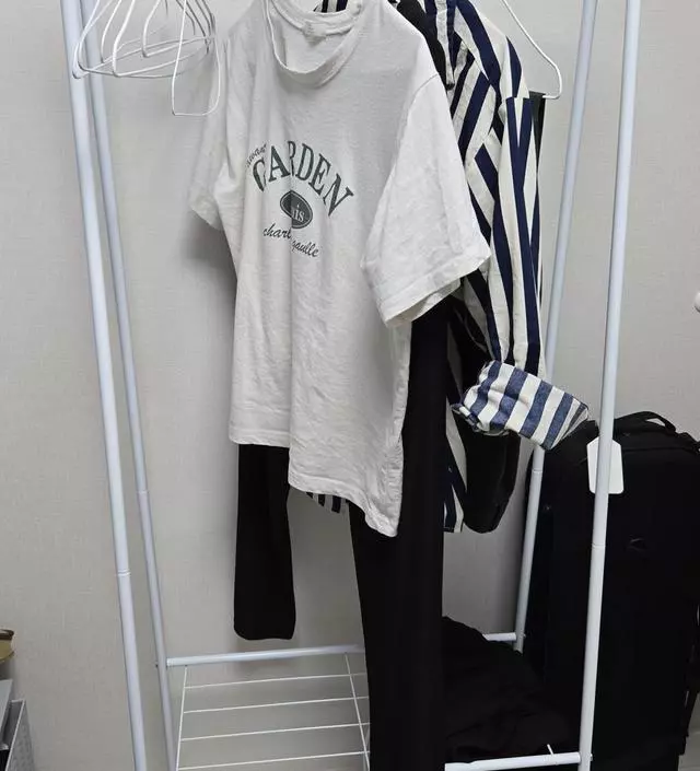 [네이버브랜드스토어 리뷰] 진짜 배송 빠르네요 ㅎ 저녁에 주문했는데 다음날 바로 왔어요 조립도 쉬워서 금방 할 