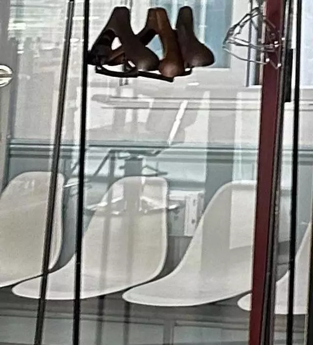 [네이버브랜드스토어 리뷰] 생각보다 사이즈가 커서 롱코트같은것도 걸어도 좋을거같아요 튼튼합니당