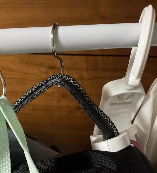 [네이버브랜드스토어 리뷰] 길이 중간에도 거는 바가 하나 더 있으면 좋겠다고 생각했어요