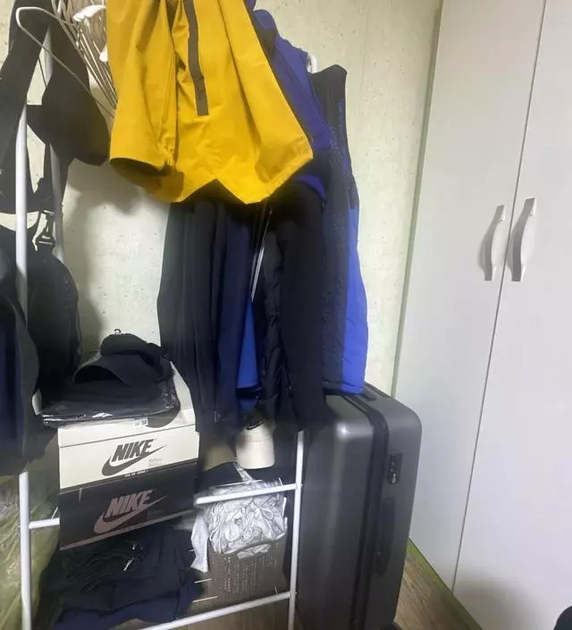 [네이버브랜드스토어 리뷰] 조립도 쉬웠고, 원룸 자취중인데 방한켠에 놓기 좋은 크기입니다^^ 그리고 무엇보다 이