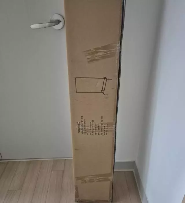 [네이버브랜드스토어 리뷰] 아들방에 있는 옷걸이 행거가 무너져서
