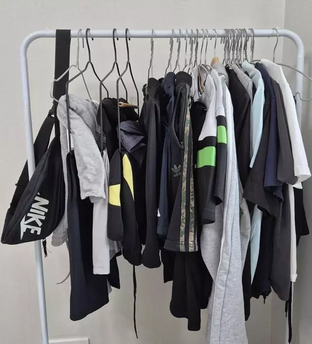 [네이버브랜드스토어 리뷰] 아들방에 있는 옷걸이 행거가 무너져서
