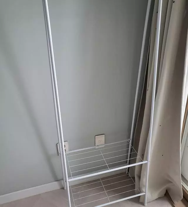 [네이버브랜드스토어 리뷰] 아이방에 놔주려고 샀는데 사이즈도 괜찮고 튼튼해요 조립도 어렵지 않았습니다~ 배송도