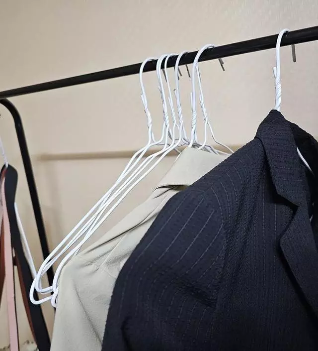 [네이버브랜드스토어 리뷰] 나사 꽉 조이니까 덜 흔들리고 괜찮아요! 설명서 잘 읽으시고 판 크기가 다르니까 조립