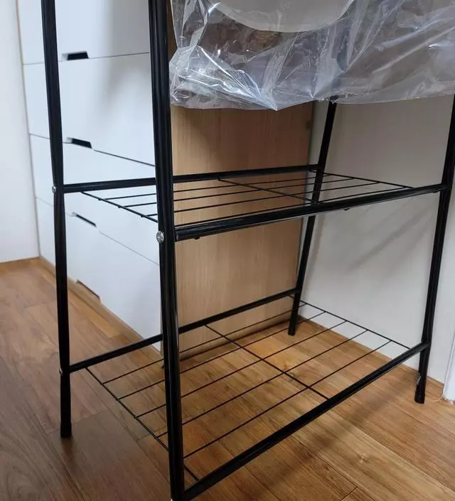 [네이버브랜드스토어 리뷰] 견고하고 깔끔하게 생겨 마음에 듭니다. 특히 배송이 빠르다는 점이 좋습니다.