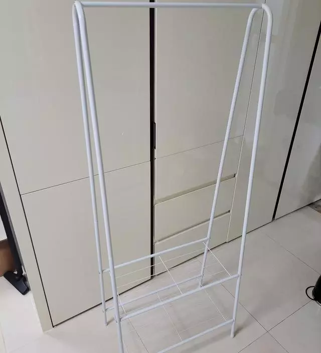 [네이버브랜드스토어 리뷰] 배송 엄청 빠르네요 집이 좁아서 옷넣을 곳이 부족해서 구매했는데 조립도 너무 쉽고 흔