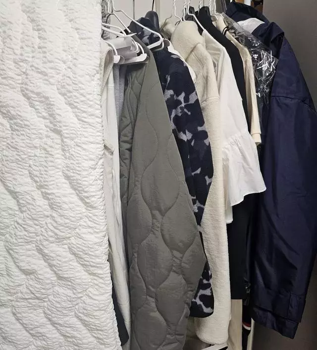 [네이버브랜드스토어 리뷰] 조립도 쉽고 배송도 빠르고 많이 걸어놔도 야무지게 잘 견디고 있어요 용도에 맞게 생각