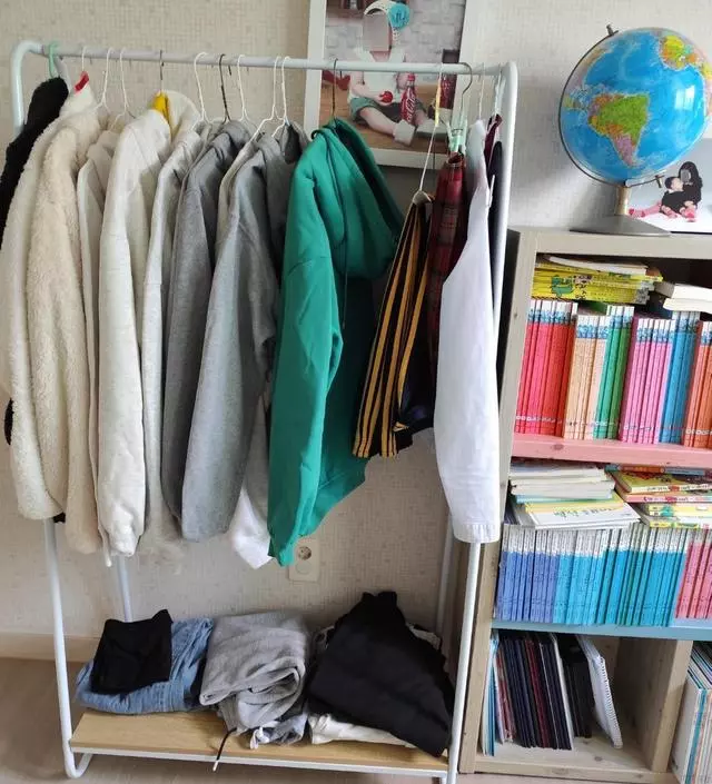 [네이버브랜드스토어 리뷰] 옷걸때가 없어서 불편햇는데..마니 걸수잇어서 좋아요