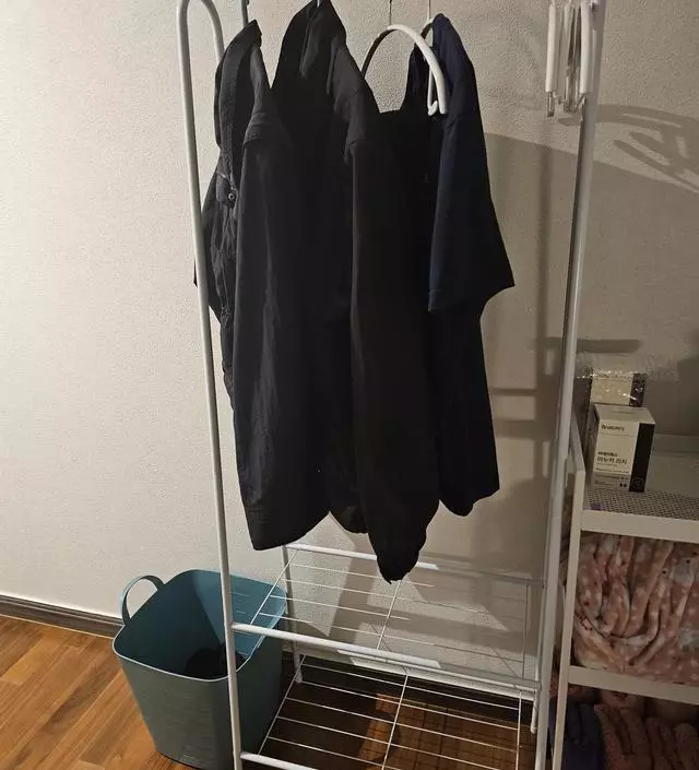 [네이버브랜드스토어 리뷰] 입고 나갈옷 걸어놓을때 딱이네요