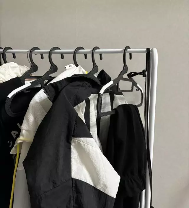 [네이버브랜드스토어 리뷰] 좋아요! 딱이에여 입었던 옷 걸기에 딱 좋음