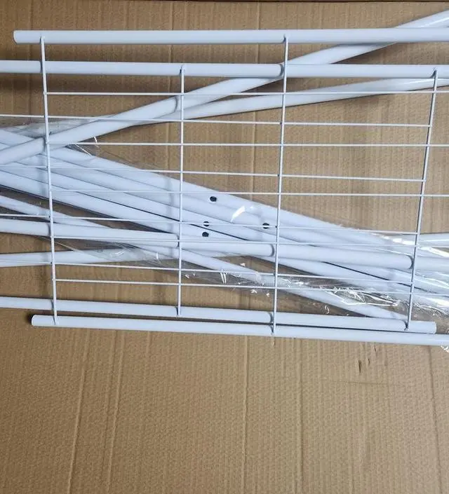 [네이버브랜드스토어 리뷰] 조립이 간단하고 아이 외출복 걸어놓으니 자리도 별로 안차지하고 아주 좋아요.