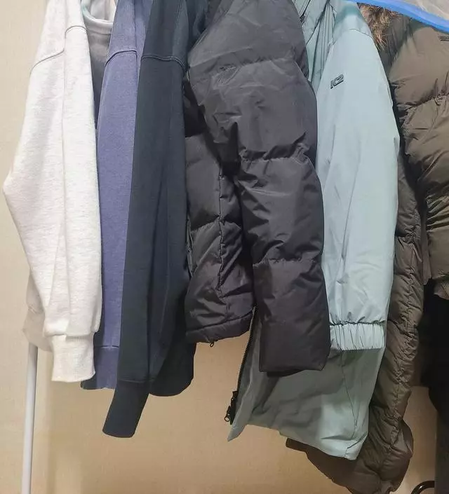 [네이버브랜드스토어 리뷰] 여름옷은 옷장에 넣고 겨울옷 몇개 걸려고 구매했어요 조립 간단하고 저렴한 가격에 좋