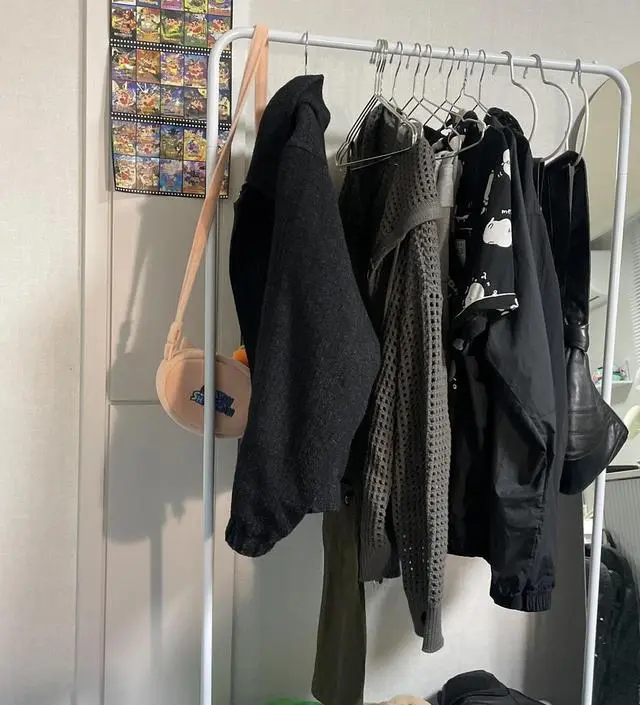 [네이버브랜드스토어 리뷰] 무너지지 않고 좋아요. 설치도 편했고 지금 잘 사용중입니다.